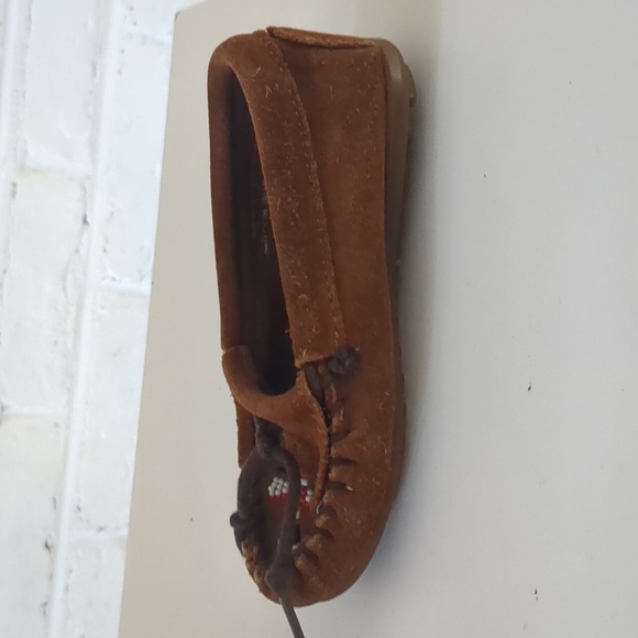 Minnetonka beaded thunderbird slip on Moccasin - Picture 10 of 11